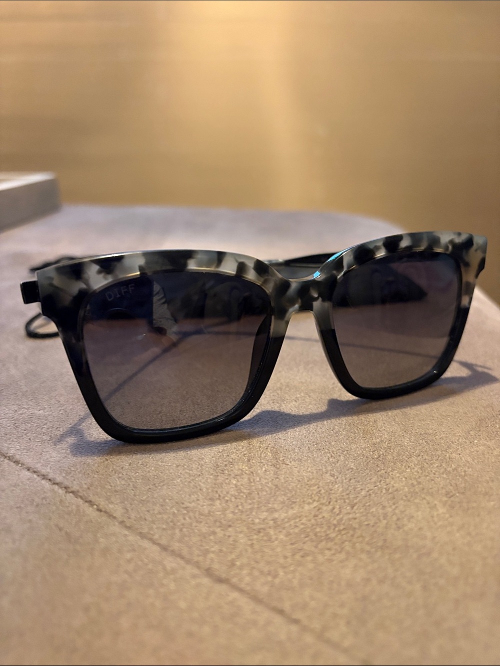 Diff Eyewear Women's Bella Tortoiseshell Gray & Black Square Sunglasses